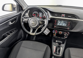 Подержанный автомобиль Kia Rio Hatchback 2021 года (28 фото)