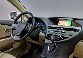 Подержанный автомобиль Lexus RX 2012 года (20 фото)