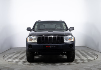 Подержанный автомобиль Jeep Grand Cherokee 2005 года (2 фото)