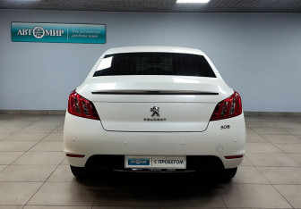 Подержанный автомобиль Peugeot 508 Sedan 2012 года (6 фото)