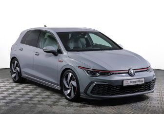Подержанный автомобиль Volkswagen Golf GTI Hatchback 2021 года (3 фото)