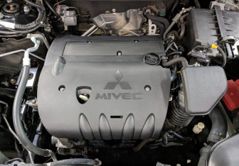 Подержанный автомобиль Mitsubishi Outlander 2019 года (9 фото)