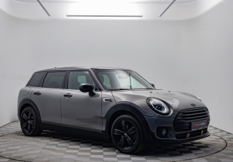 Подержанный автомобиль MINI Clubman Wagon 2021 года (3 фото)