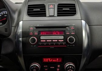 Подержанный автомобиль Suzuki SX4 Hatchback 2012 года (15 фото)