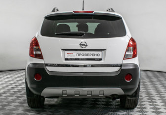 Подержанный автомобиль Opel Antara 2015 года (6 фото)