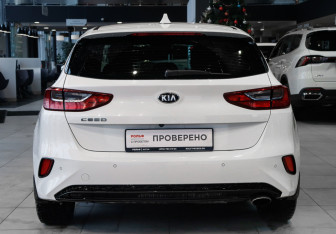 Подержанный автомобиль Kia Ceed Hatchback 2019 года (5 фото)