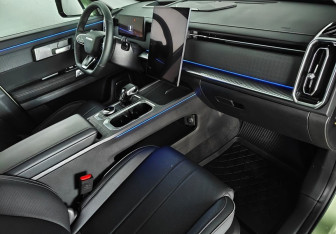 Подержанный автомобиль Jaecoo J7 2023 года (11 фото)