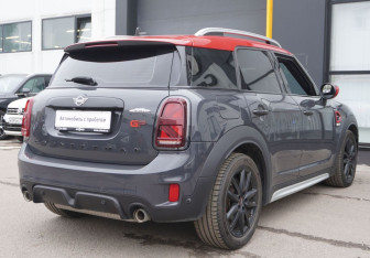 Подержанный автомобиль MINI Countryman 2020 года (5 фото)