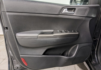 Подержанный автомобиль Kia Sportage 2021 года (11 фото)