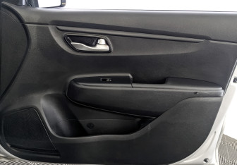 Подержанный автомобиль Kia Rio Hatchback 2021 года (23 фото)