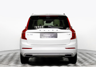 Подержанный автомобиль Volvo XC90 2019 года (6 фото)