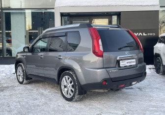 Подержанный автомобиль Nissan X-Trail 2013 года (7 фото)