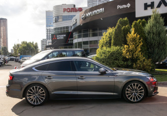 Подержанный автомобиль Audi A5 Liftback 2018 года (3 фото)