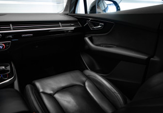 Подержанный автомобиль Audi Q7 2018 года (25 фото)