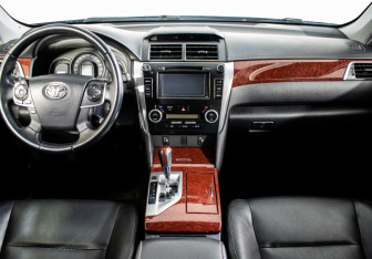 Подержанный автомобиль Toyota Camry Sedan 2012 года (11 фото)