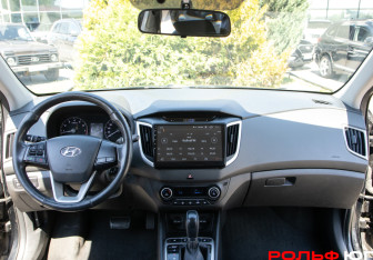 Подержанный автомобиль Hyundai Creta 2019 года (10 фото)