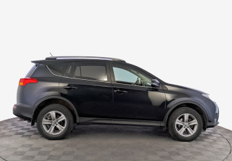 Подержанный автомобиль Toyota RAV4 2015 года (4 фото)