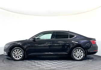 Подержанный автомобиль Skoda Superb Liftback 2018 года (8 фото)