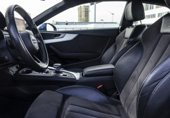 Подержанный автомобиль Audi A5 Coupe 2016 года (12 фото)
