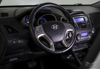 Подержанный автомобиль Hyundai ix35 2012 года (10 фото)