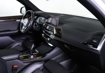 Подержанный автомобиль BMW X3 2019 года (11 фото)