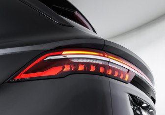 Подержанный автомобиль Geely Monjaro 2023 года (24 фото)