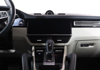 Подержанный автомобиль Porsche Cayenne 2019 года (14 фото)