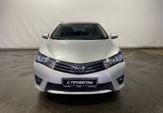 Подержанный автомобиль Toyota Corolla Sedan 2013 года (2 фото)