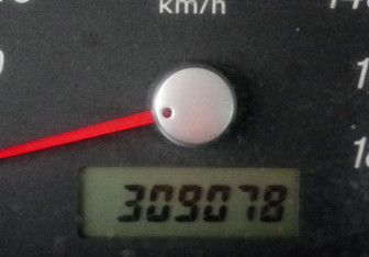 Подержанный автомобиль Suzuki Jimny 2008 года (13 фото)