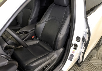 Подержанный автомобиль Lexus UX 2018 года (20 фото)