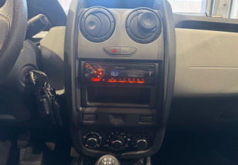 Подержанный автомобиль Renault Duster 2018 года (10 фото)