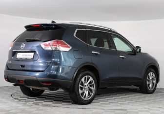Подержанный автомобиль Nissan X-Trail 2017 года (3 фото)