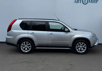 Подержанный автомобиль Nissan X-Trail 2013 года (4 фото)