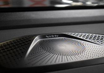 Подержанный автомобиль Geely Monjaro 2023 года (19 фото)