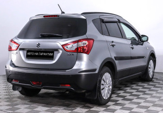 Подержанный автомобиль Suzuki SX4 Hatchback 2014 года (5 фото)