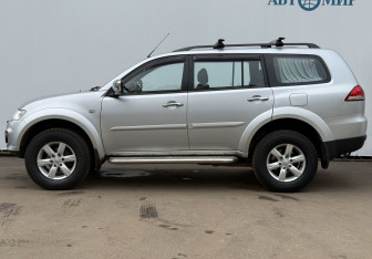 Подержанный автомобиль Mitsubishi Pajero Sport 2014 года (8 фото)