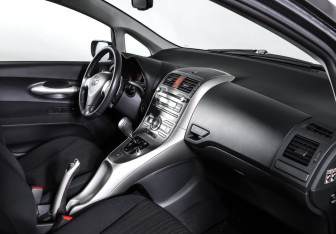 Подержанный автомобиль Toyota Auris Hatchback 2007 года (11 фото)