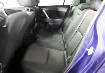 Подержанный автомобиль Mazda 3 Sedan 2012 года (9 фото)