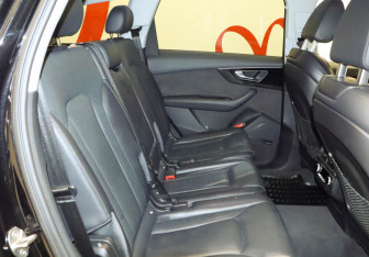 Подержанный автомобиль Audi Q7 2017 года (22 фото)