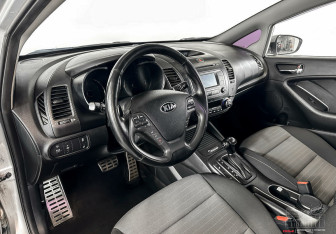 Подержанный автомобиль Kia Cerato Sedan 2014 года (9 фото)