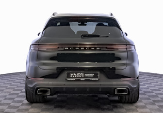 Подержанный автомобиль Porsche Cayenne 2024 года (6 фото)