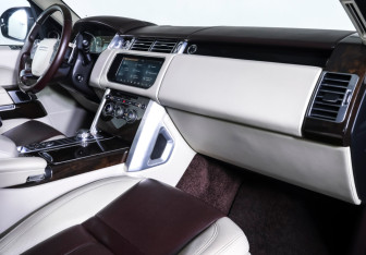 Подержанный автомобиль Land Rover Range Rover 2016 года (10 фото)
