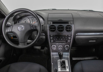 Подержанный автомобиль Mazda 6 Liftback 2006 года (13 фото)