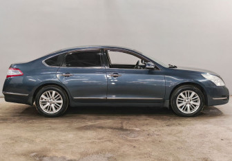 Подержанный автомобиль Nissan Teana 2012 года (4 фото)