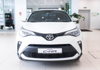 Новый Toyota C-HR 2023 (2 фото)