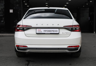 Подержанный автомобиль Skoda Superb Liftback 2020 года (5 фото)