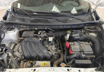 Подержанный автомобиль Nissan Juke 2012 года (17 фото)