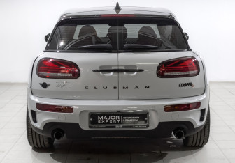 Подержанный автомобиль MINI Clubman Wagon 2022 года (6 фото)
