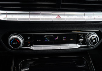 Подержанный автомобиль FAW Bestune T77 2024 года (14 фото)