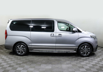 Подержанный автомобиль Hyundai Grand Starex 2019 года (4 фото)